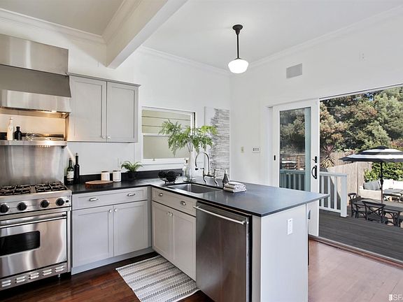 3rd image of 184 Palm Ave