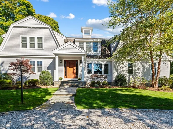 14 Cedar St, Duxbury, MA 02332