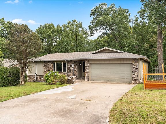 2nd image of 8 Adams Ln
