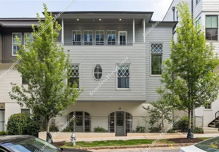 28 Bass St SE — Photo 1