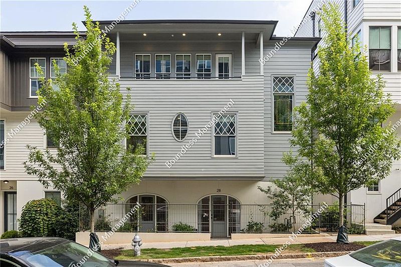 1st image of 28 Bass St SE