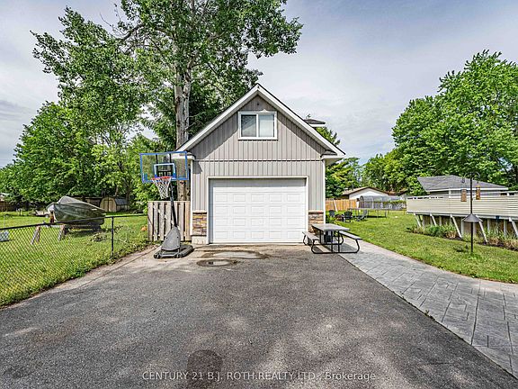 3rd image of 26 Coulson Ave