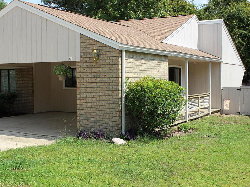 1st image of 211 Bartonwood Ct