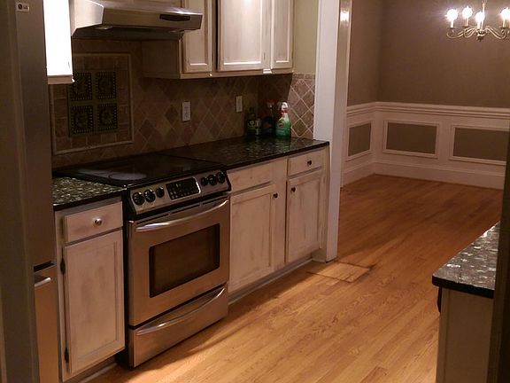 Kitchen--granite counters