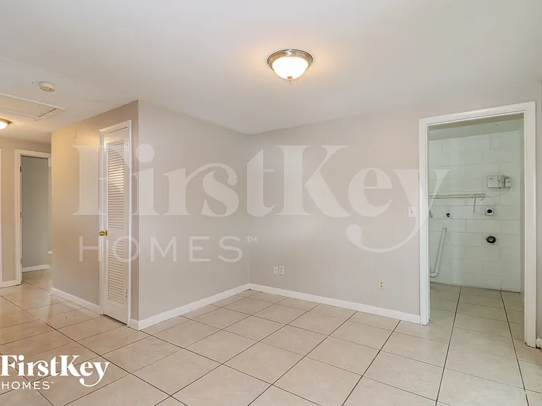 8508 Olympic Ct — Photo 7