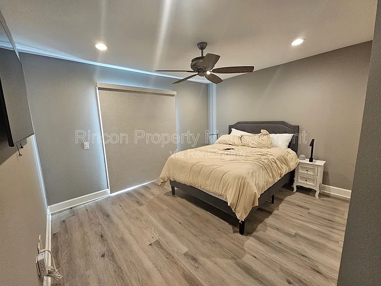 4926 Island View St — Photo 7