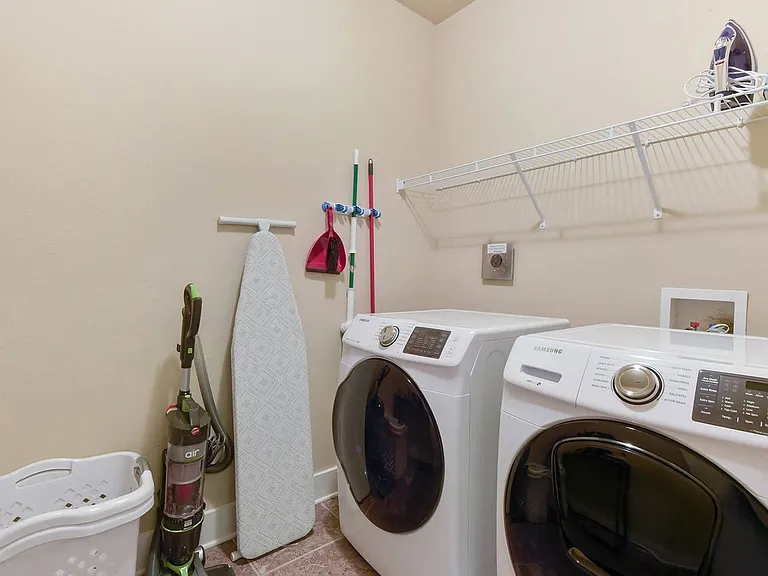 12001 Poplar Dr — Photo 5