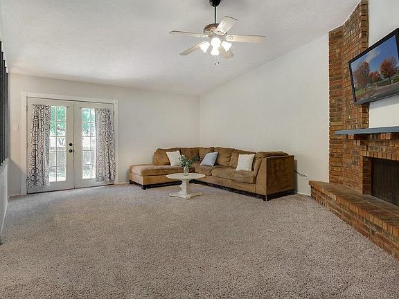 3rd image of 4112 Bristlecone Ln