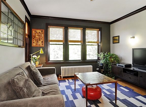 2nd image of 1309 W Rosemont Ave #3