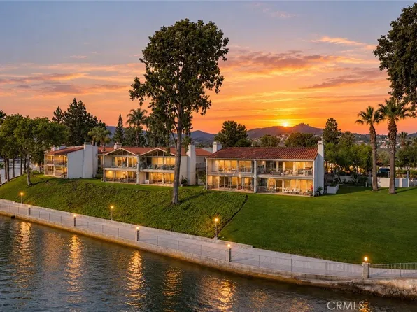 22054 Treasure Island Dr, Canyon Lake, CA 92587