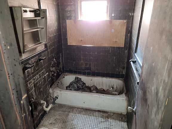 4th image of 13 Chelsea Ave