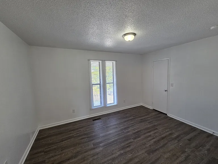 3757 Heathrow Dr — Photo 44