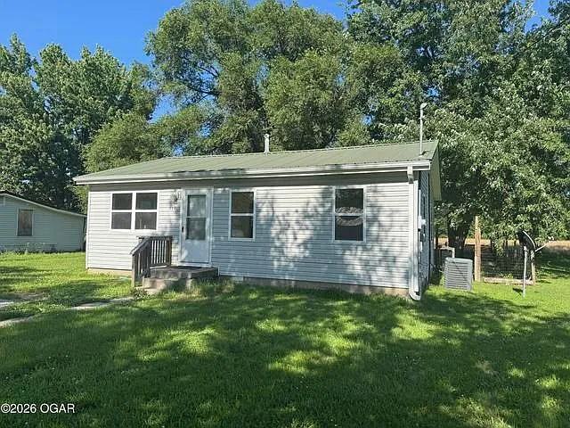 310 Martin Ave — Photo 2