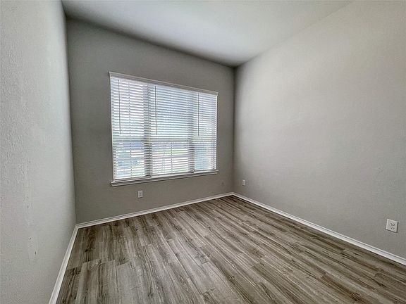 3rd image of 8711 Myrtle Bend Dr