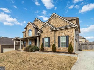 3823 Dragon Fly Ln, Loganville, GA 30052