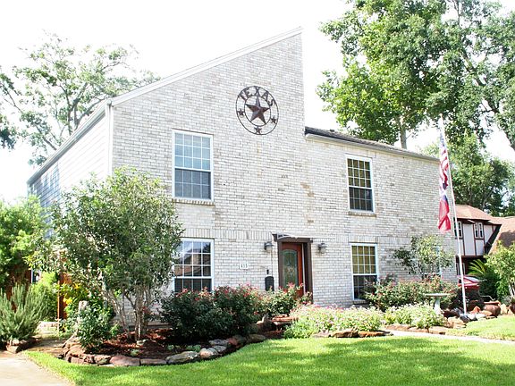 Brick and Hardie Siding