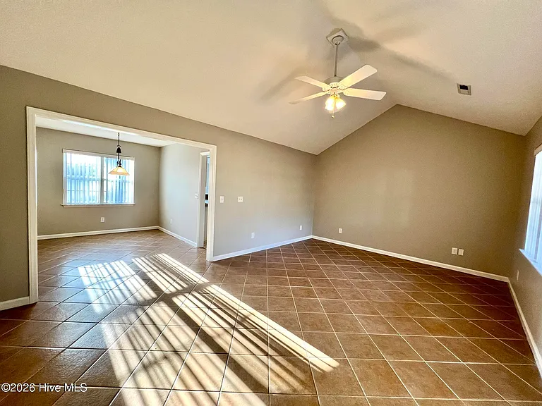 1006 Steeplechase Rd — Photo 3