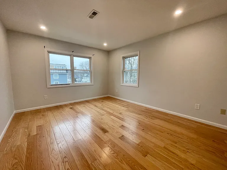 15 Marion St #E2 — Photo 17