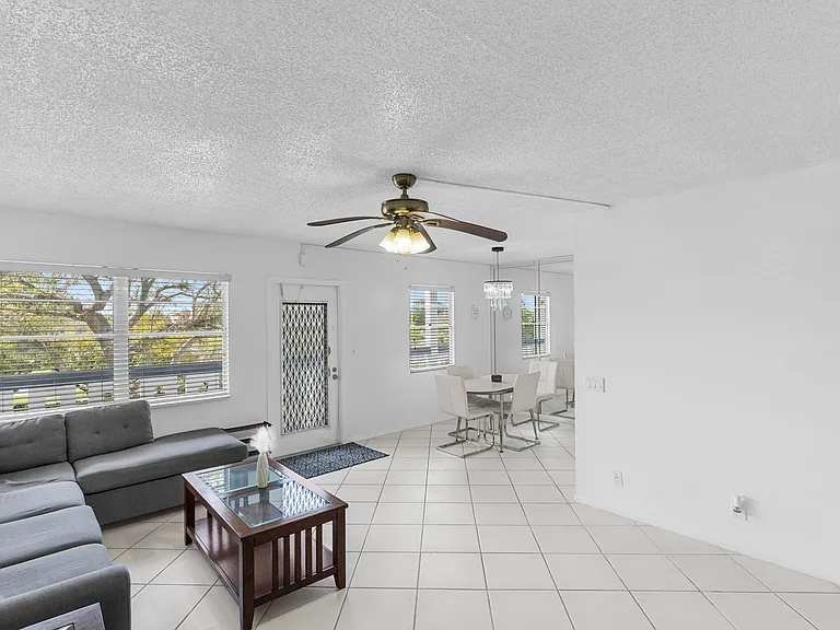 3028 Harwood Dr #D — Photo 5