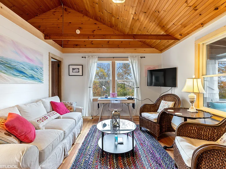 24 Cliff Way — Photo 8