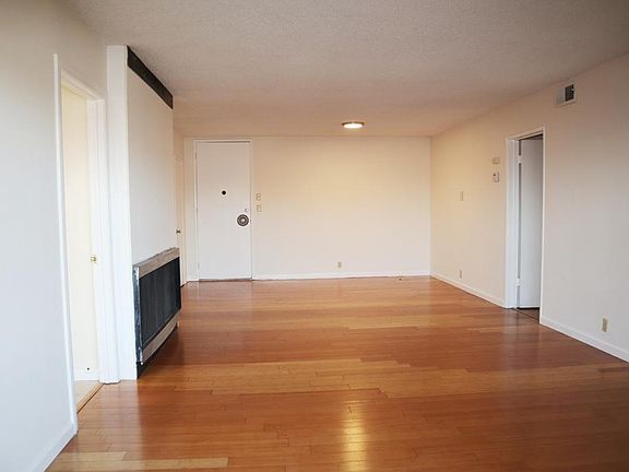 2nd image of 760 W Huntington Dr APT 11