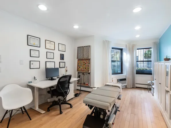 165 West 95th Street image 1 of 5