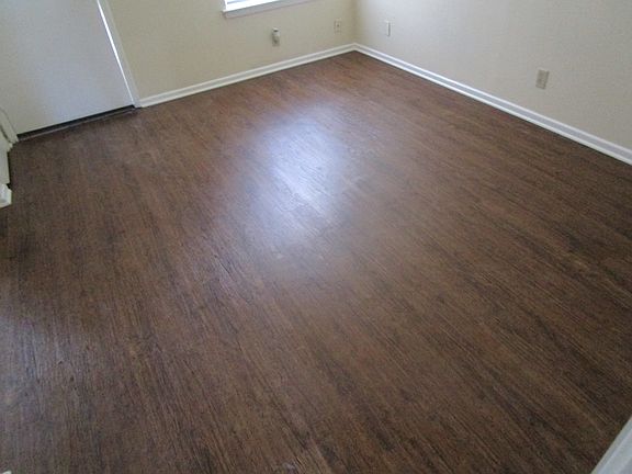 3rd image of 718 W Russell Pl #1