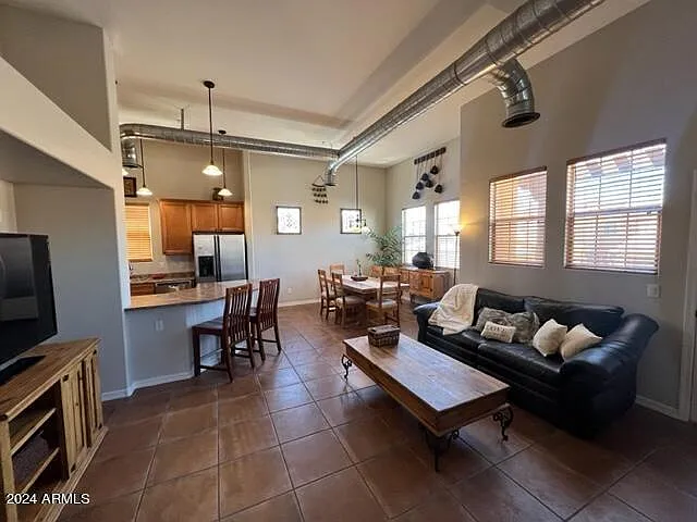 1 bed, 1.0 bath, 872 sqft, $2,200 — Photo 2