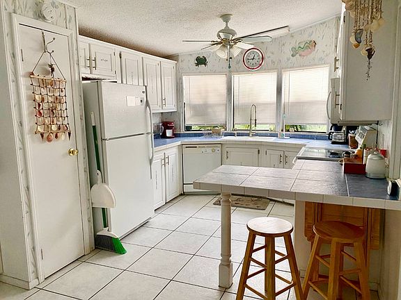 3rd image of 1375 Pasadena Ave S #603