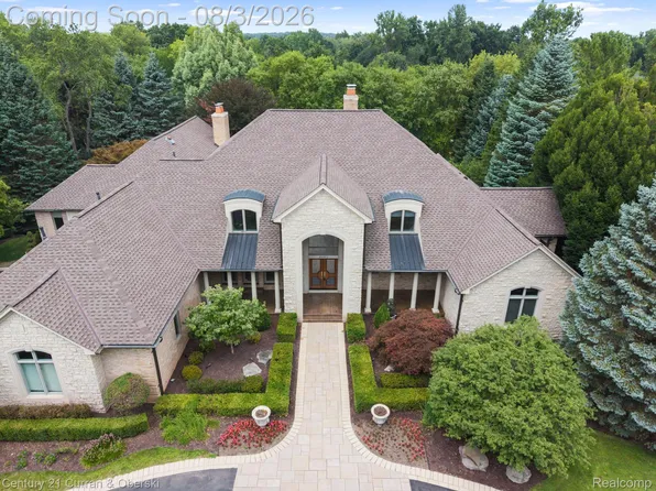 46472 Shelley Pond Dr, Northville, MI 48168