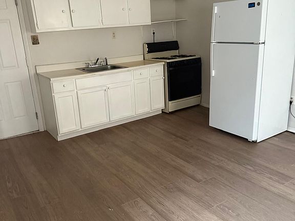 4th image of 405 Genesee St Floor 2