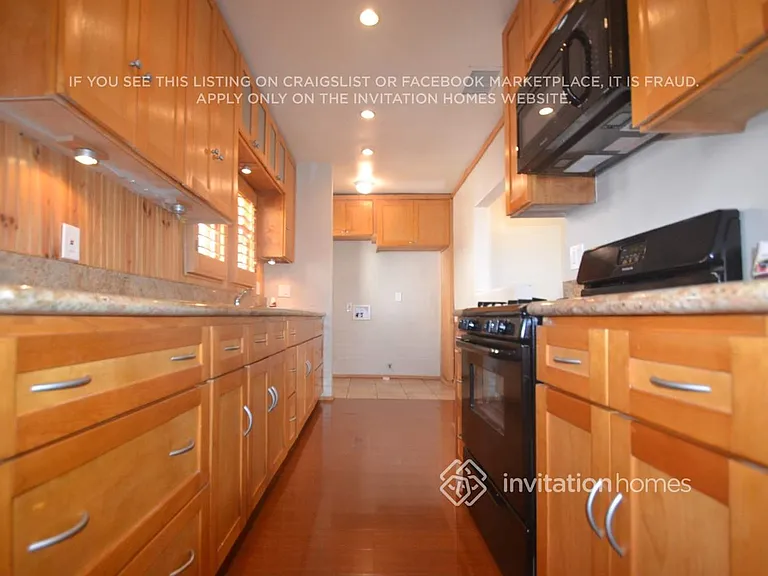 1932 W 84th Pl — Photo 7