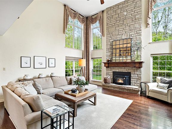 4th image of 848 Cabernet Ln