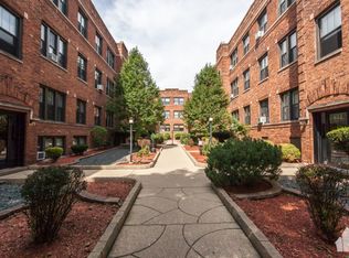 620 W Cornelia Ave #2, Chicago, IL 60657