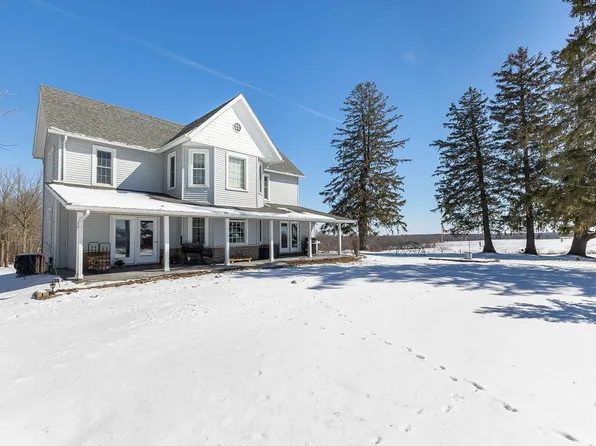 30037 Buck Creek Rd, Garnavillo, IA 52049