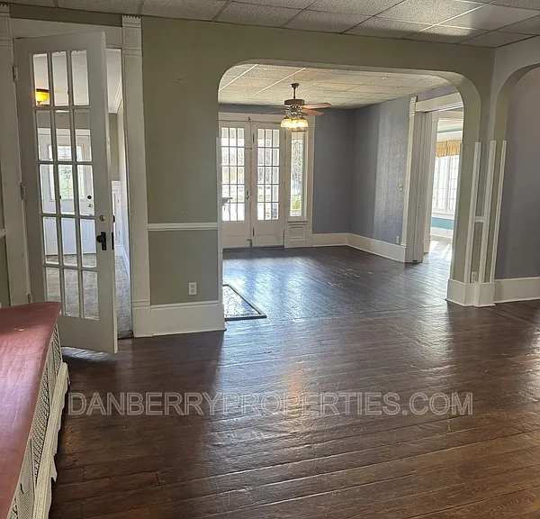 134 W Tiffin St #B — Photo 12