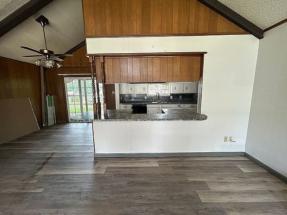 5th image of 705 N Sherwood Dr