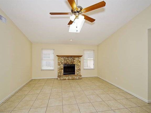 4th image of 3641 Jericho Dr
