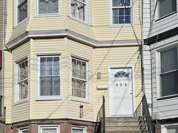 176 Arlington Ave #1, Stockholm, NJ 07460