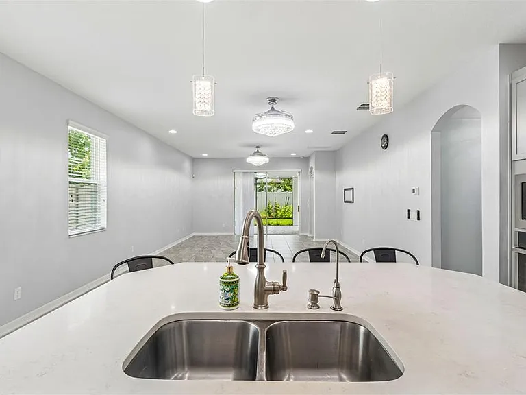 11852 Gavin Ln — Photo 12