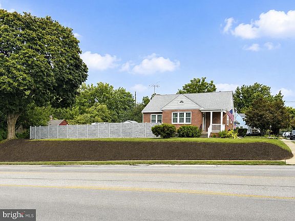 2nd image of 2 Myrtle Ave