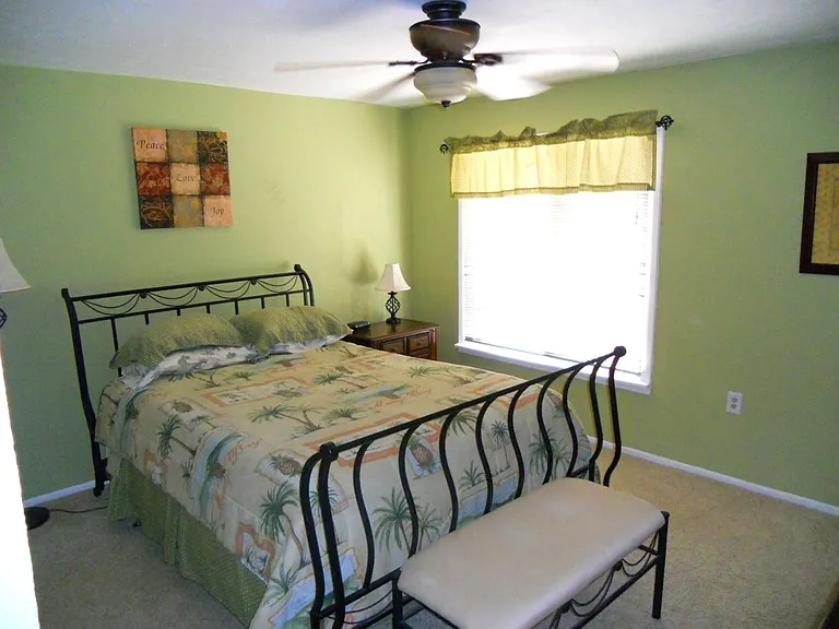 Master Bedroom w/ height adjustable mattress