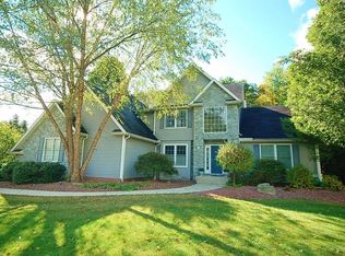 1055 Cambridge Ct NE, Warren, OH