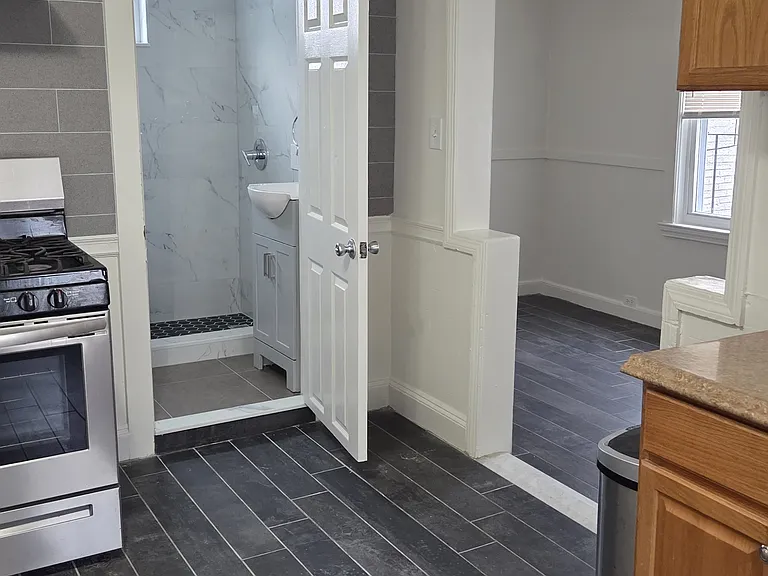 1107 Cambridge St #2 — Photo 6