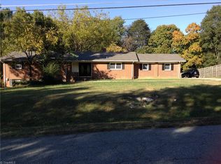 5710 Northlake Dr, Greensboro, NC 27410