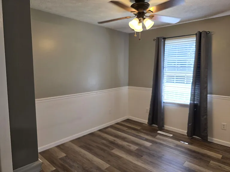273 Woodbridge Dr — Photo 2