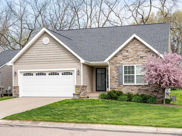 950 Colechester Ct, Howell, MI 48843