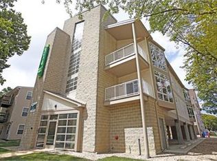 314 E White St #203, Champaign, IL 61820