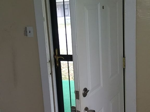 3rd image of 2324 N Arsenal Ave