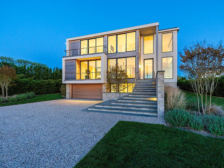 345 Dune Rd — Photo 31